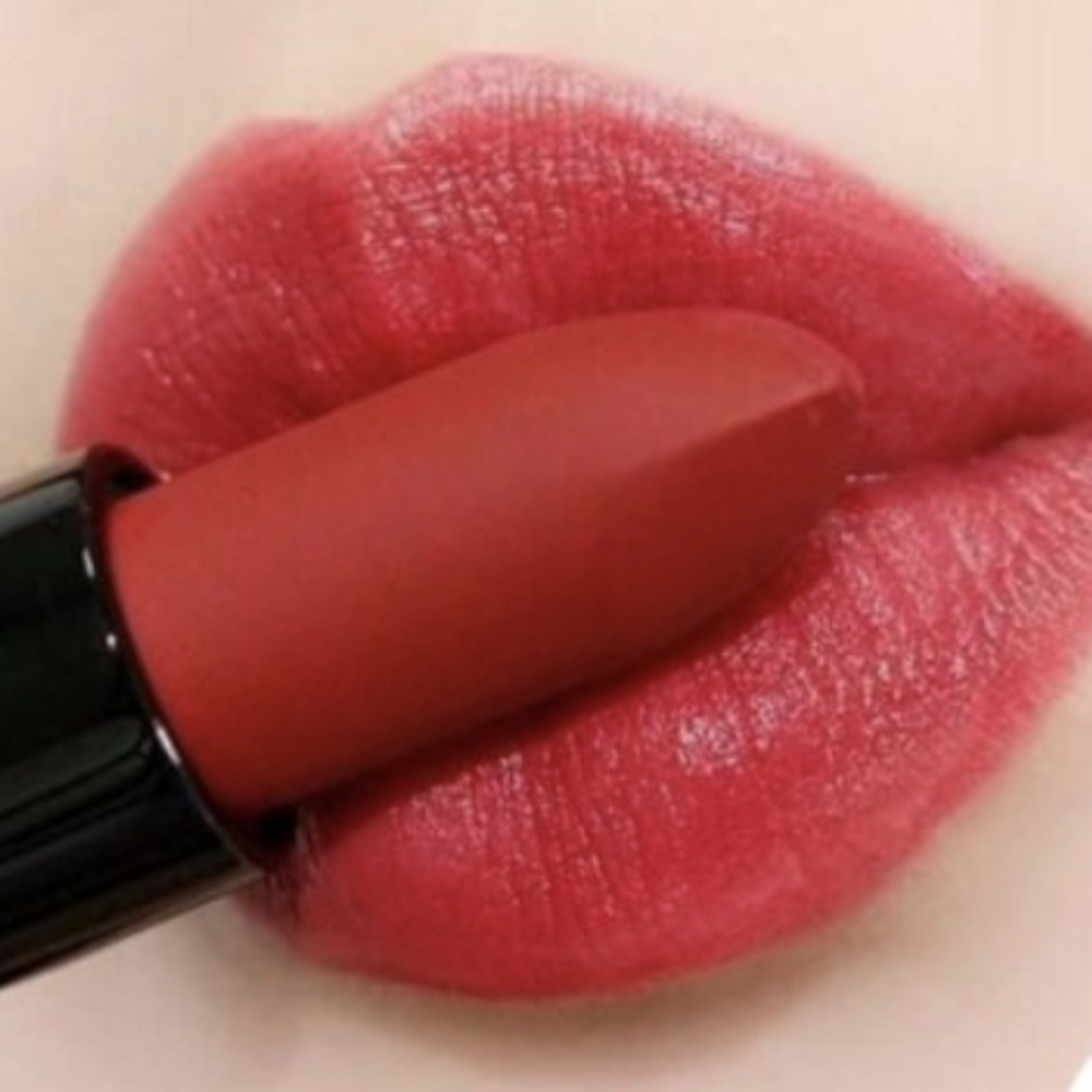 ❇️🧚‍♀️RUBY NEW MAC Cosmetics Powder Kiss Lipstick NWT